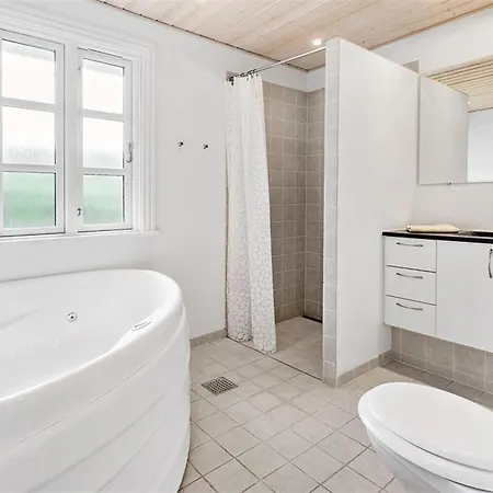 Semesterbostad Skrolan - 200m From The Sea By Interhome Dannemare